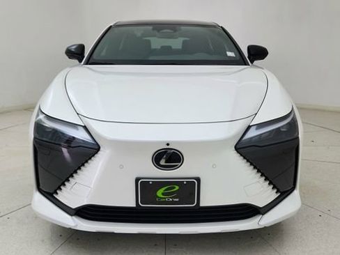 Used 2023 Lexus RZ 450e Premium w/ Accessory Package (2T) AWD/4WD image 2