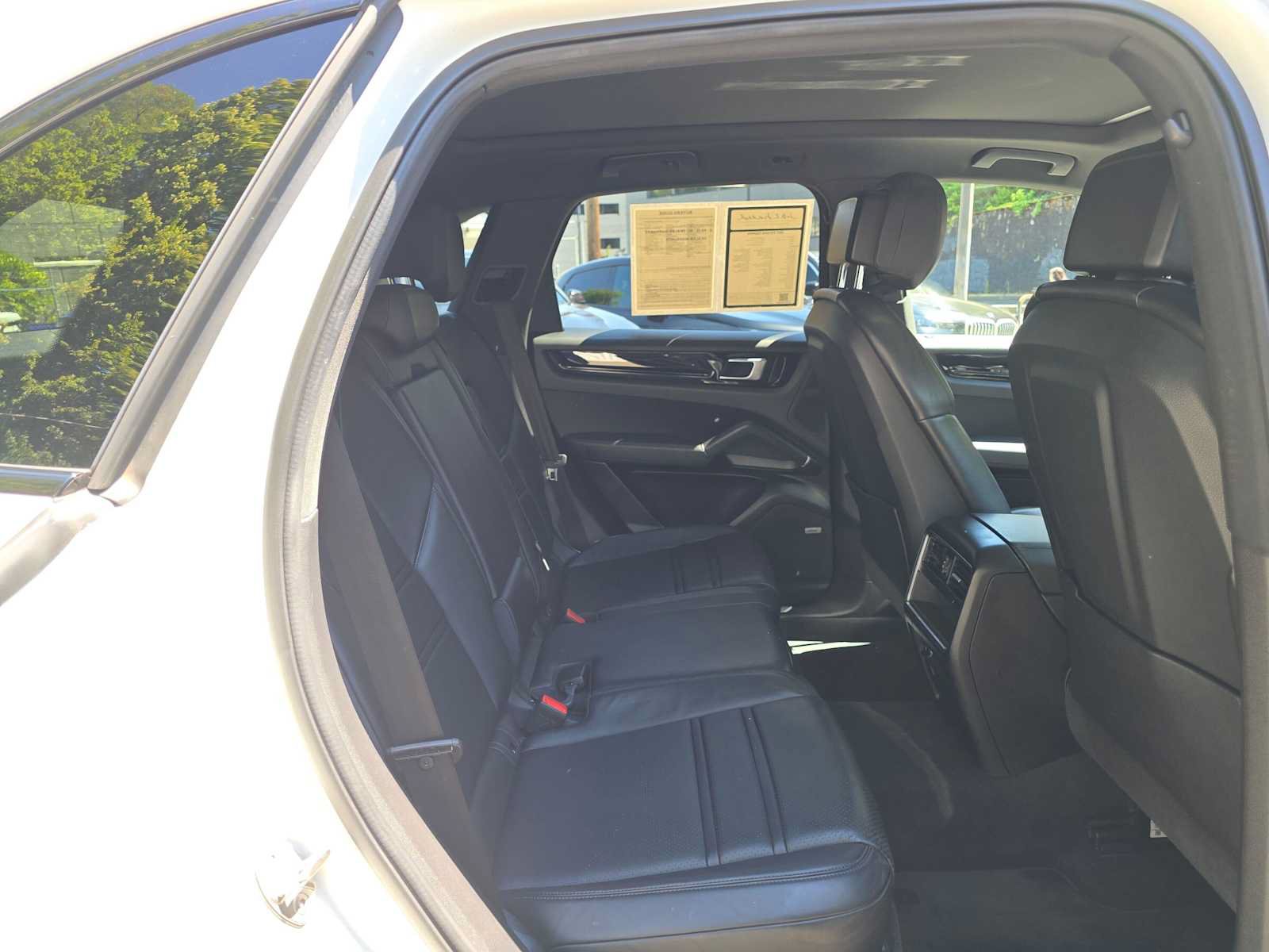 Used 2021 Porsche Cayenne AWD/4WD image 12