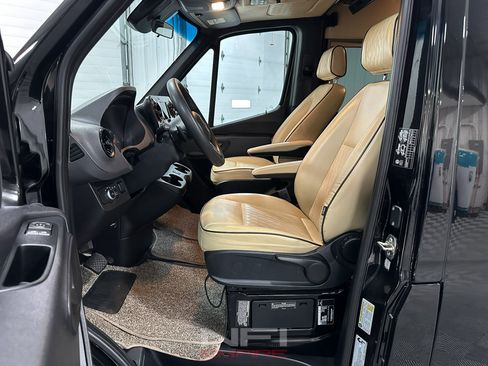 Used 2020 Mercedes-Benz Sprinter 3500 image 27