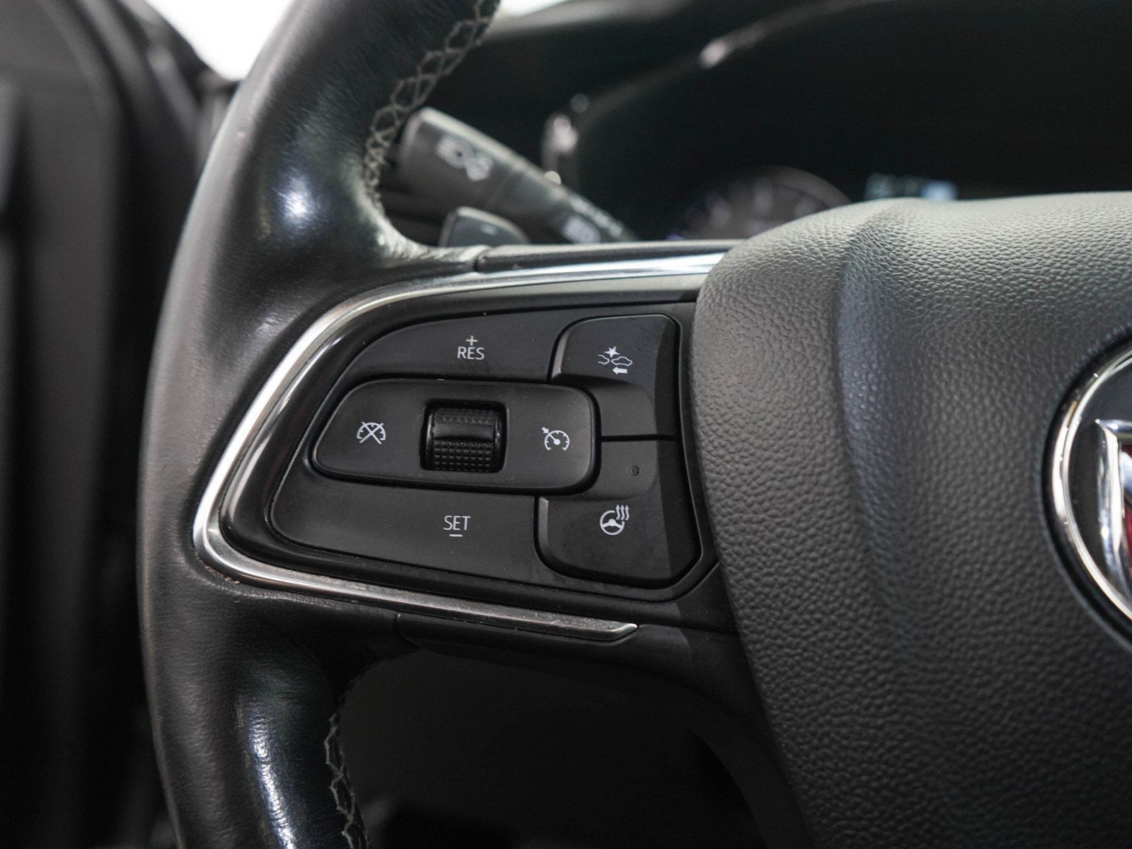 Used 2021 Buick Envision Essence w/ Technology Package I AWD/4WD image 27