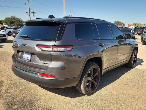 Used 2023 Jeep Grand Cherokee L Limited w/ Black Appearance Package AWD/4WD image 4