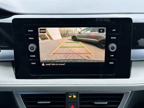 New 2026 Volkswagen Taos SE image 24