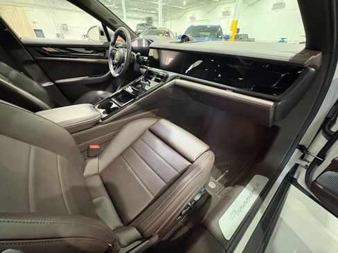 Used 2024 Porsche Panamera 4 AWD/4WD image 58