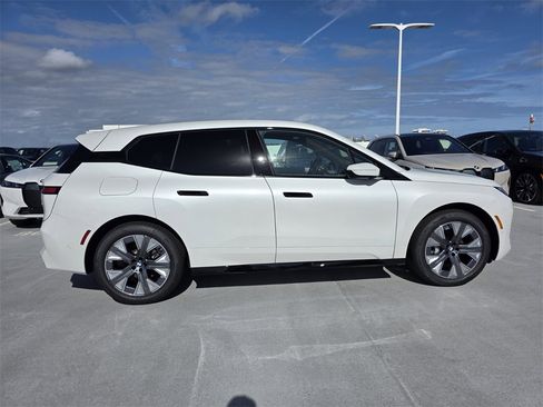 New 2026 BMW iX xDrive45 w/ Premium Package image 3