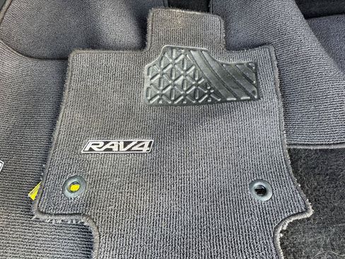 Used 2020 Toyota RAV4 LE FWD image 14