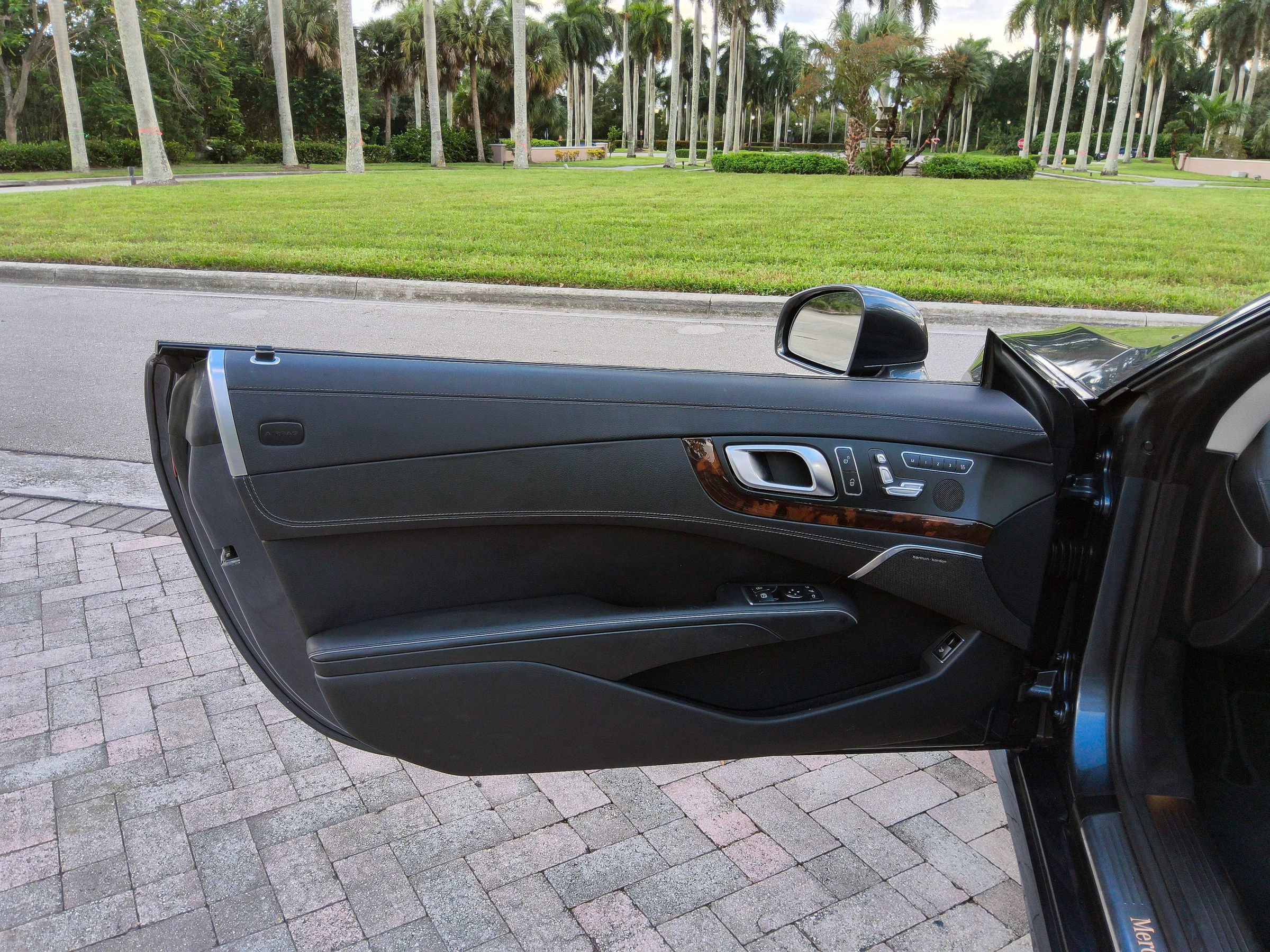 Used 2014 Mercedes-Benz SL 550 image 20