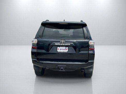 Used 2020 Toyota 4Runner SR5 Premium w/ Moonroof Package RWD image 6