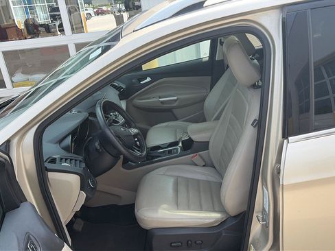 Used 2018 Ford Escape Titanium AWD/4WD image 3