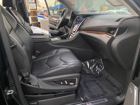 Used 2018 Cadillac Escalade Premium Luxury image 24