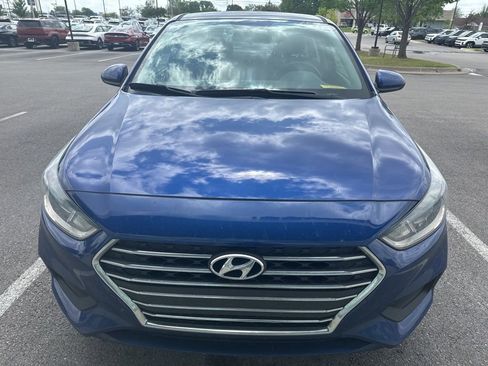 Certified 2022 Hyundai Accent SE image 2