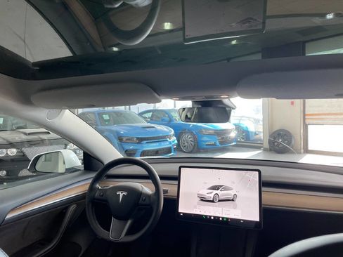 Used 2022 Tesla Model 3 image 26