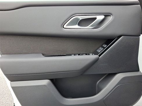 New 2026 Land Rover Range Rover Velar Dynamic SE image 9