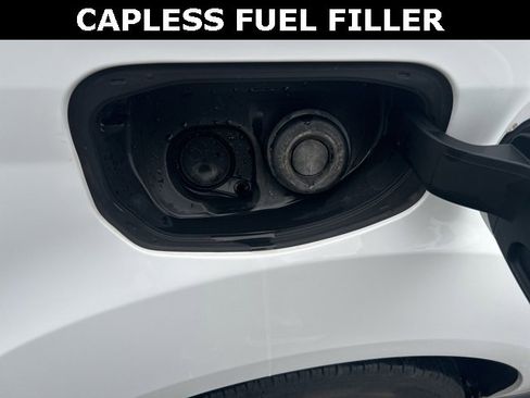 Used 2020 Ford Transit Connect XLT image 32