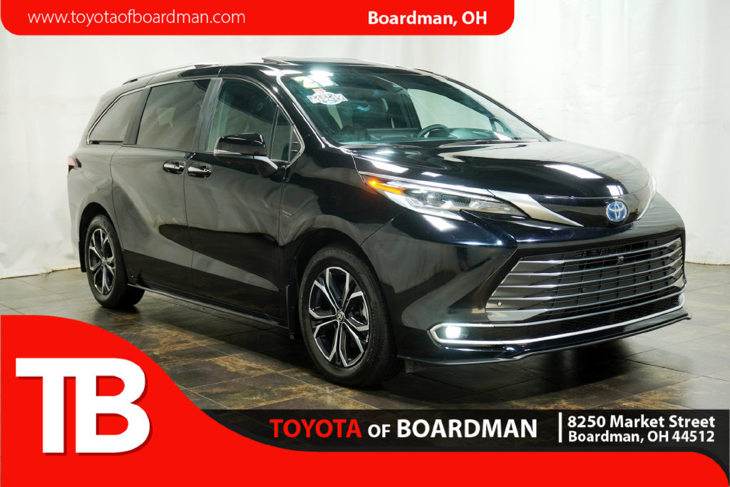 Used 2025 Toyota Sienna Platinum AWD/4WD image 1