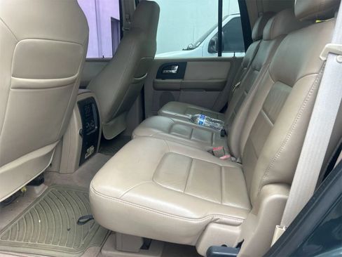Used 2004 Ford Expedition XLT RWD image 4
