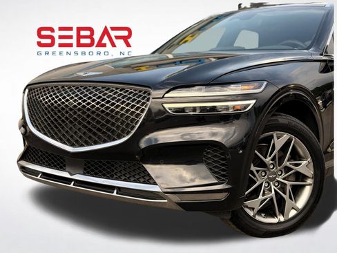 Used 2022 Genesis GV70 2.5T w/ Advanced Package AWD/4WD image 3