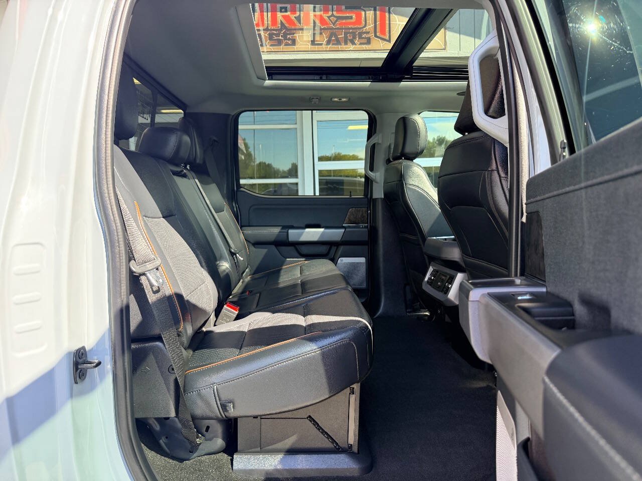 Used 2025 Ford F350 Lariat w/ Lariat Ultimate Package AWD/4WD image 40