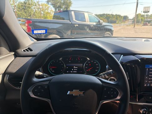 Used 2024 Chevrolet Traverse LT FWD image 31