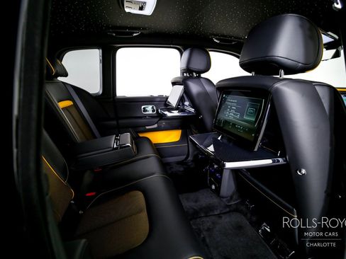 Certified 2024 Rolls-Royce Cullinan Black Badge w/ Dark Exterior Package AWD/4WD image 30