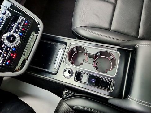 Used 2022 Lincoln Corsair Reserve w/ Equipment Group 201A image 22