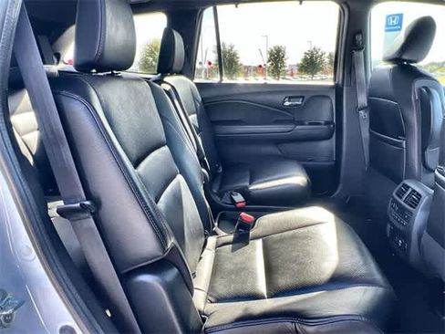 Used 2022 Honda Pilot Black Edition image 14
