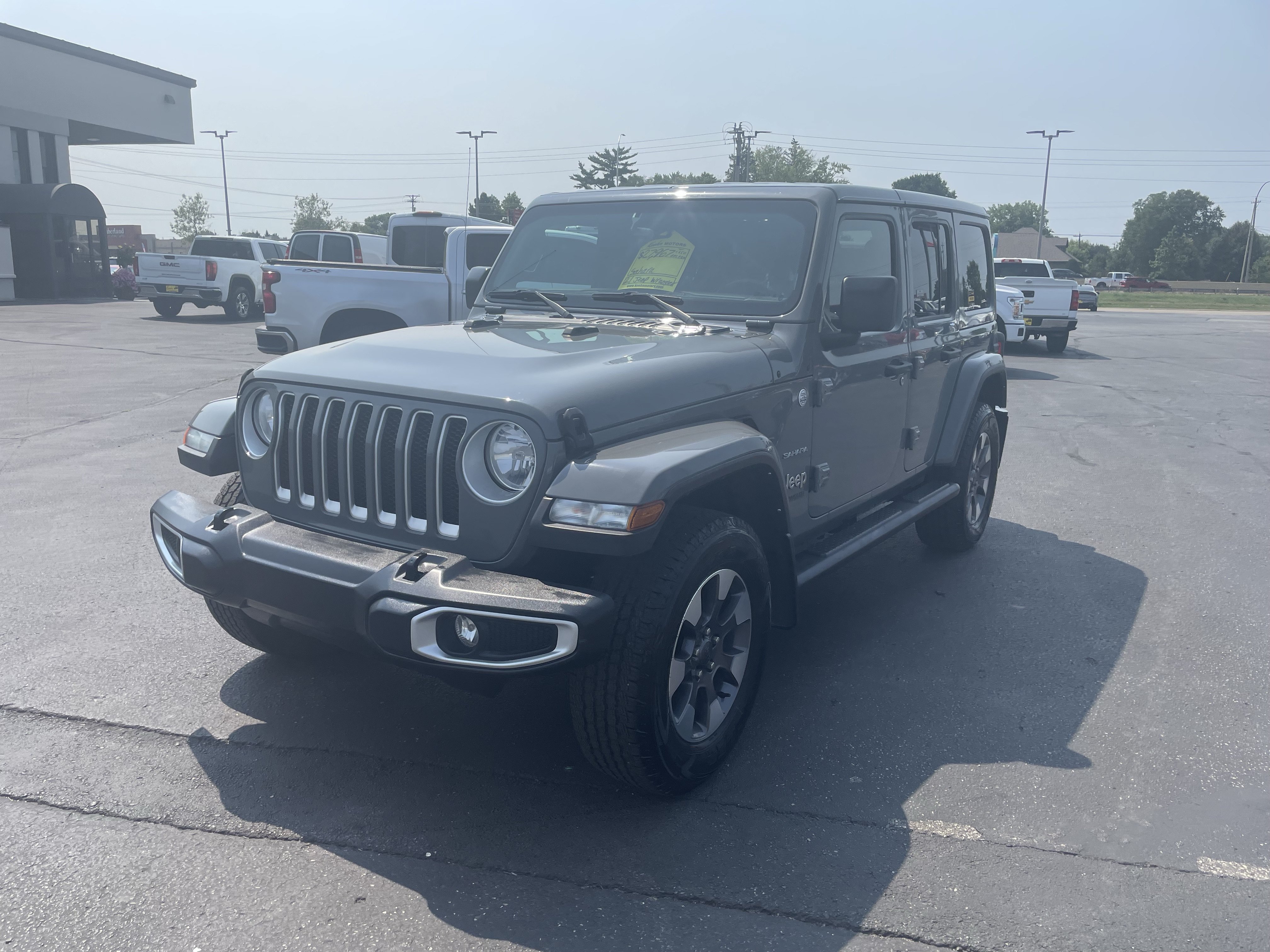 Used 2021 Jeep Wrangler Unlimited Sahara AWD/4WD image 4