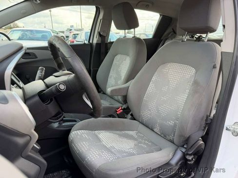 Used 2017 Chevrolet Sonic LT image 17