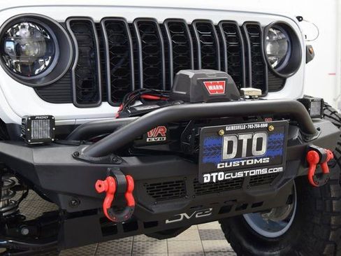 Used 2024 Jeep Wrangler Rubicon image 11