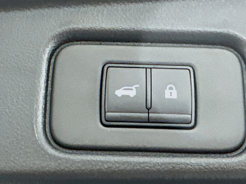 Used 2025 Nissan Pathfinder SL image 31