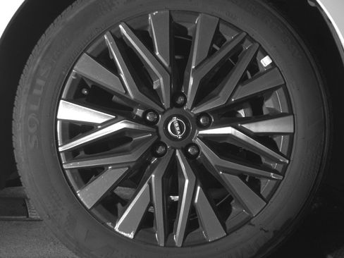 Used 2025 Nissan Altima 2.5 SV image 13