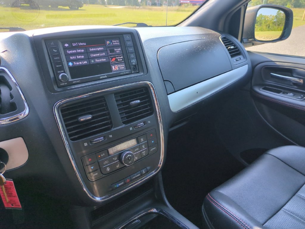 Used 2020 Dodge Grand Caravan GT FWD image 22