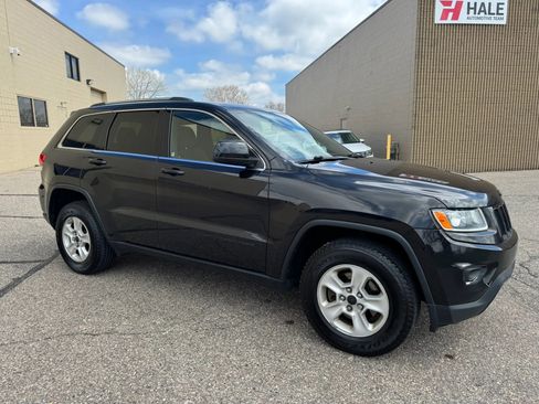 Used 2014 Jeep Grand Cherokee Laredo w/ Quick Order Package 23E AWD/4WD image 12