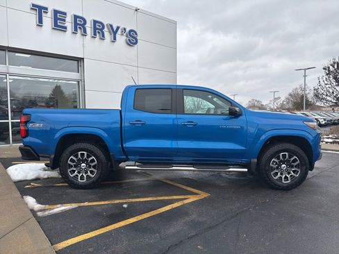 Used 2023 Chevrolet Colorado Z71 w/ Z71 Convenience Package 2 image 8