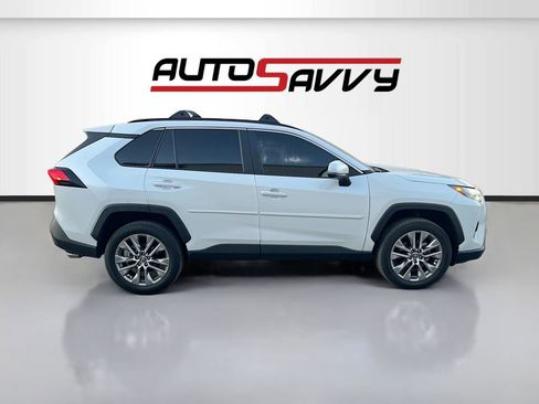 Used 2025 Toyota RAV4 XLE Premium w/ Weather Package FWD image 8