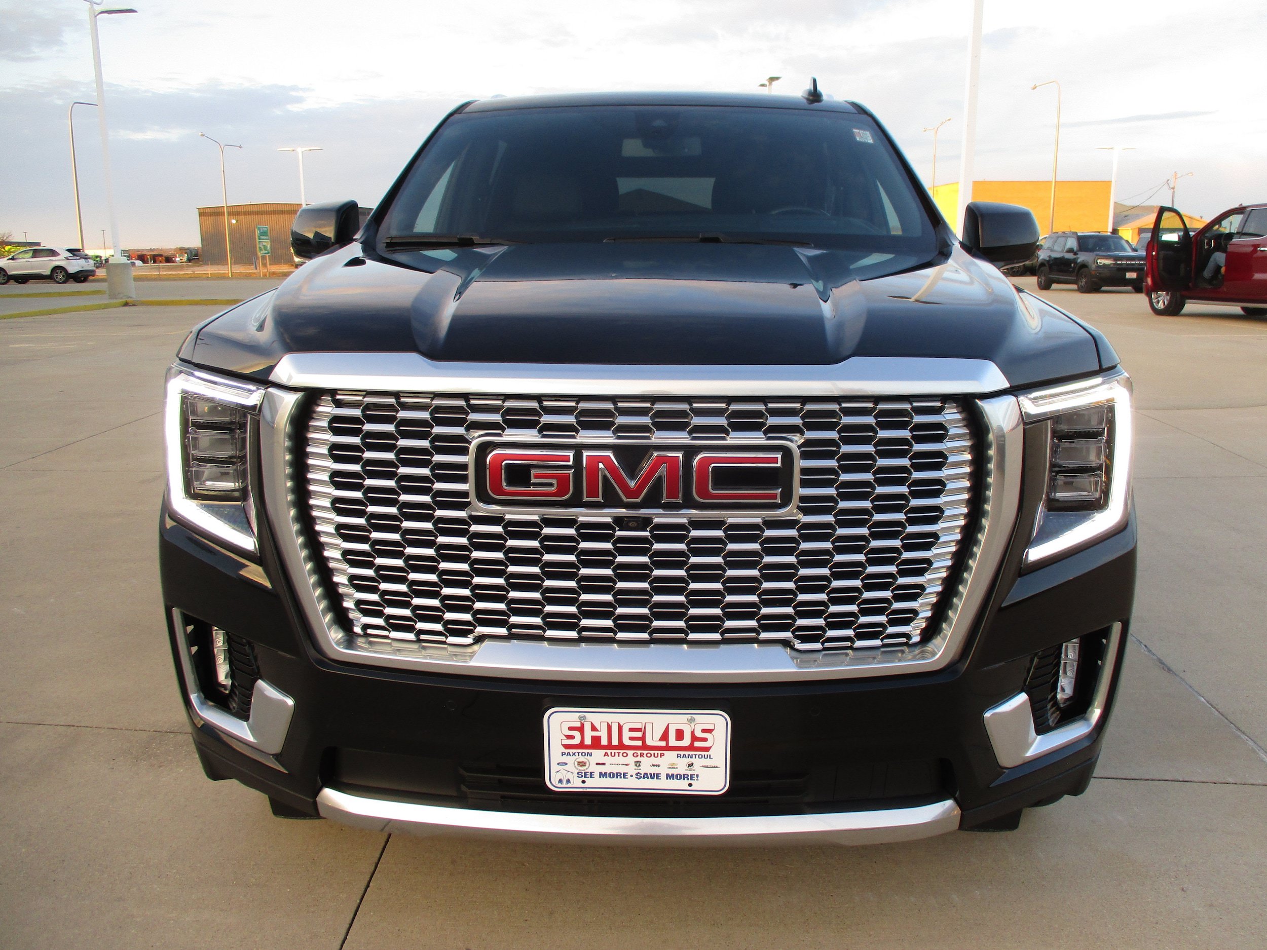Used 2022 GMC Yukon XL Denali w/ Max Trailering Package AWD/4WD image 8