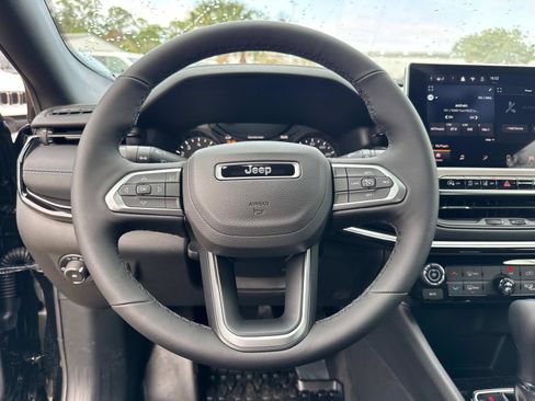 New 2026 Jeep Compass Latitude image 27