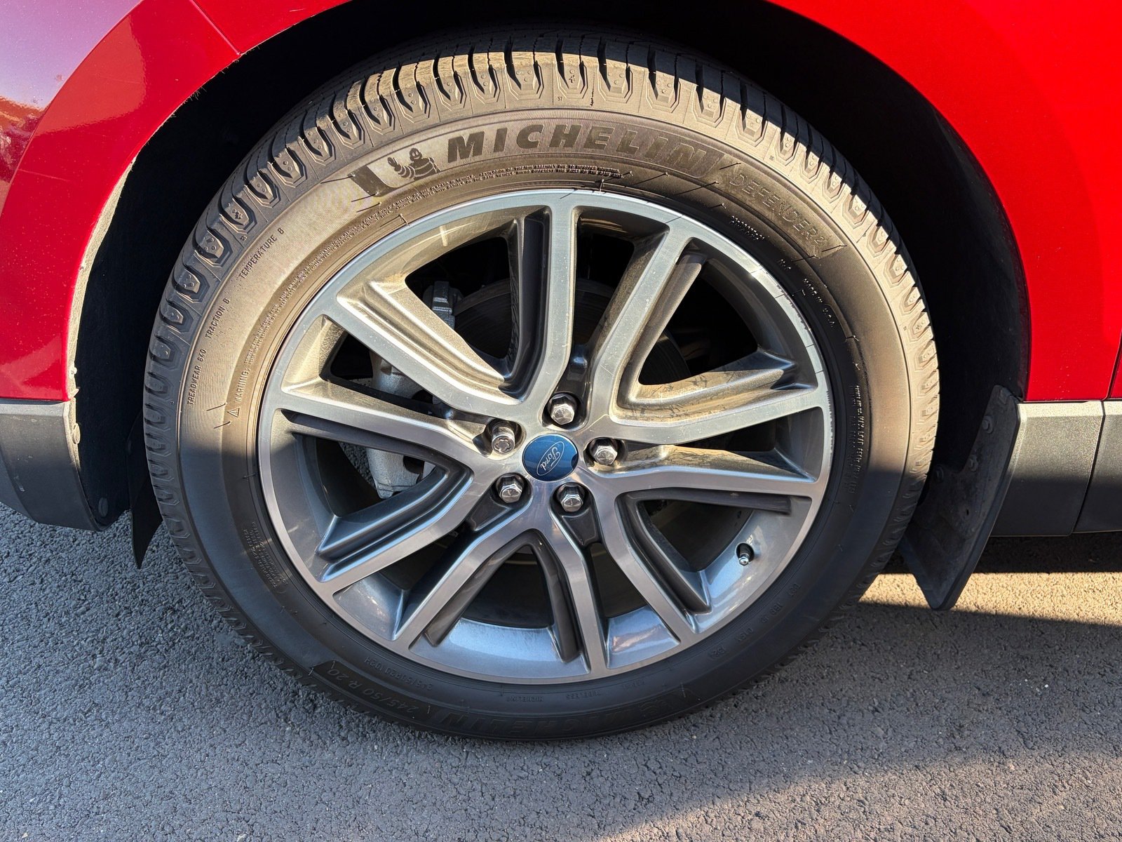 Used 2019 Ford Edge Titanium FWD image 6