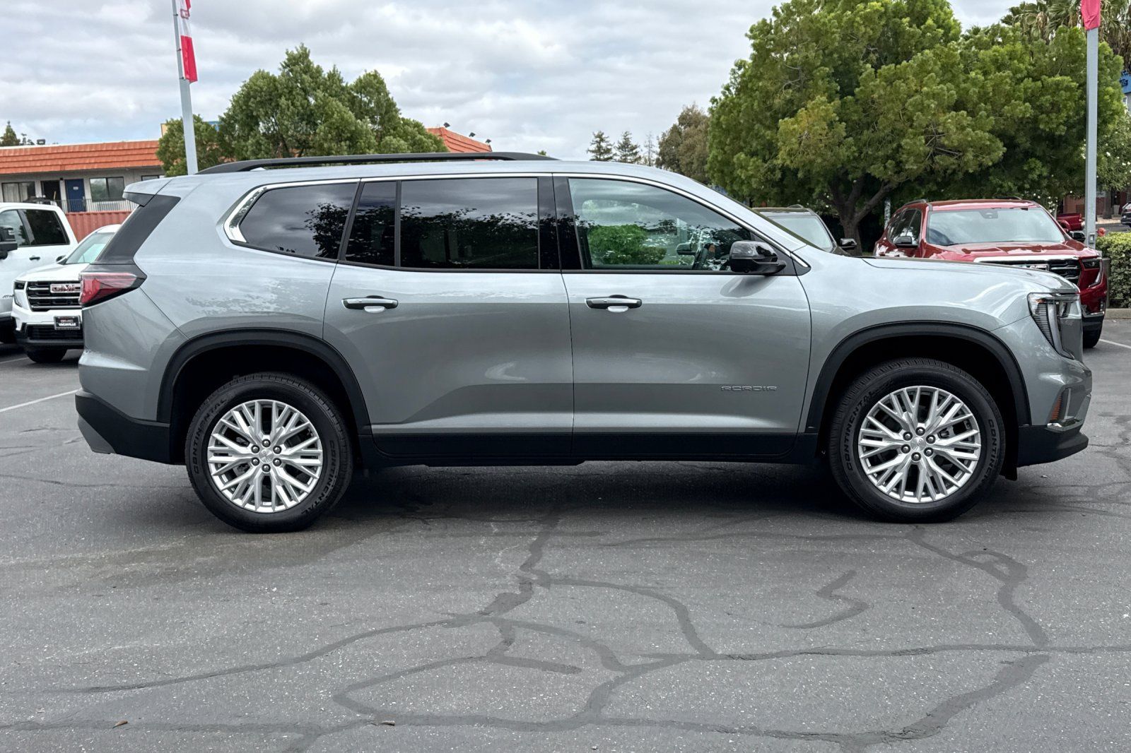 New 2027 GMC Acadia Elevation w/ Elevation Premium Package AWD/4WD image 3