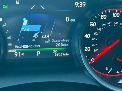Used 2022 Toyota Camry XSE w/ TRD Appearance Package (TMS) FWD image 26