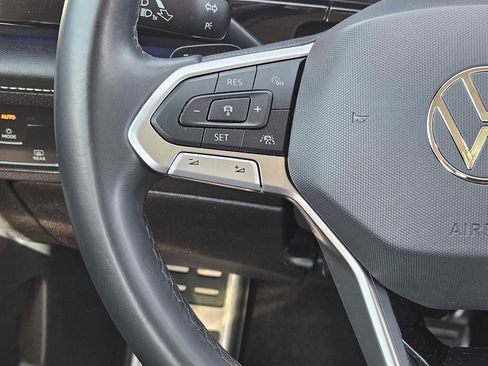 Used 2024 Volkswagen Atlas SEL Premium R-Line image 28