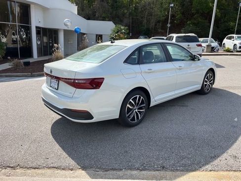 New 2026 Volkswagen Jetta SE image 3