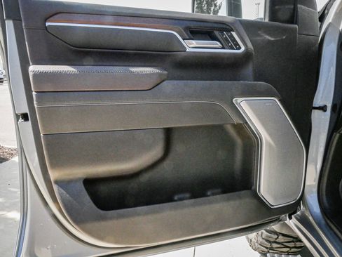 Used 2025 GMC Sierra 2500 Denali w/ Technology Package image 14