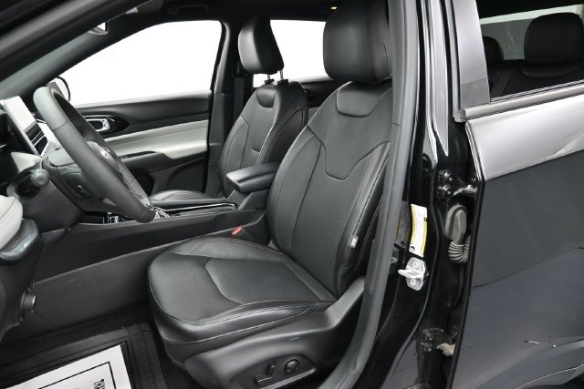 Used 2023 Jeep Compass Limited w/ Elite Group AWD/4WD image 10