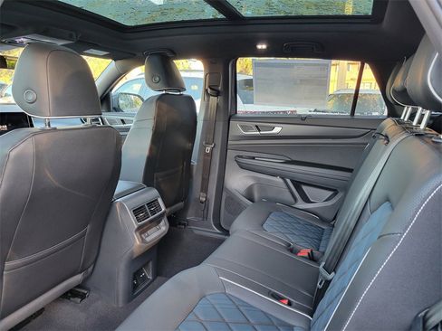 New 2026 Volkswagen Atlas Cross Sport SEL Premium R-Line image 5
