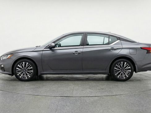 Used 2025 Nissan Altima 2.5 SV image 5