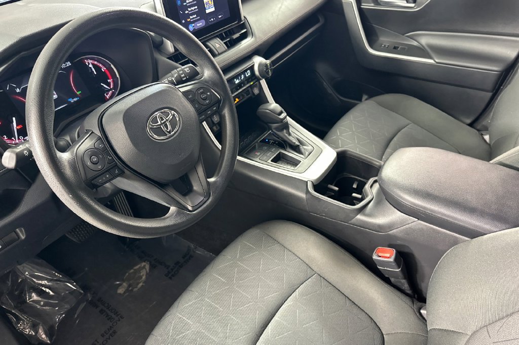 Used 2023 Toyota RAV4 XLE FWD image 10