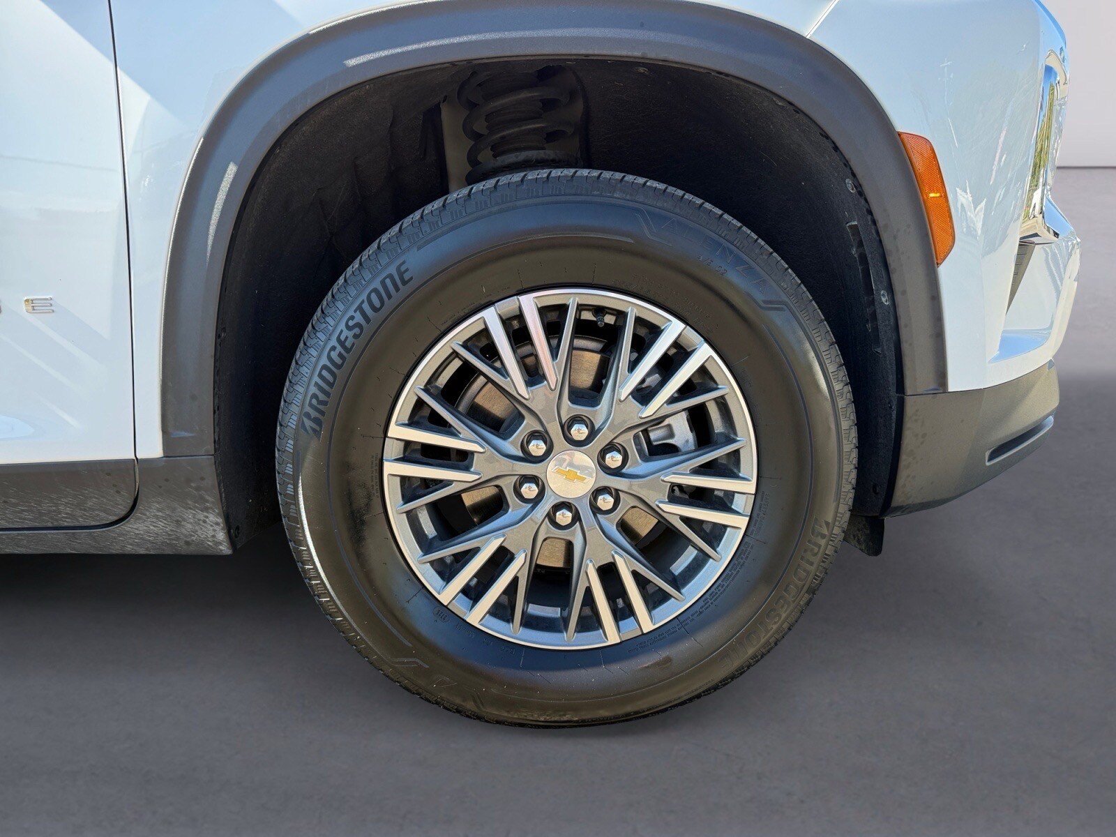 Used 2026 Chevrolet Traverse LT FWD image 9