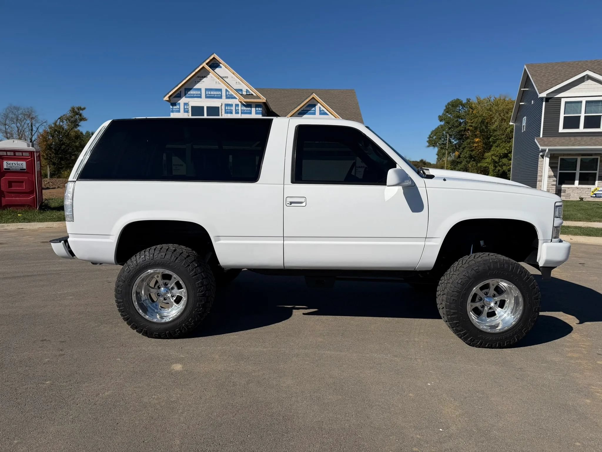 Used 1997 Chevrolet Tahoe 4WD 2-Door w/ Preferred Equipment Group 2 image 4