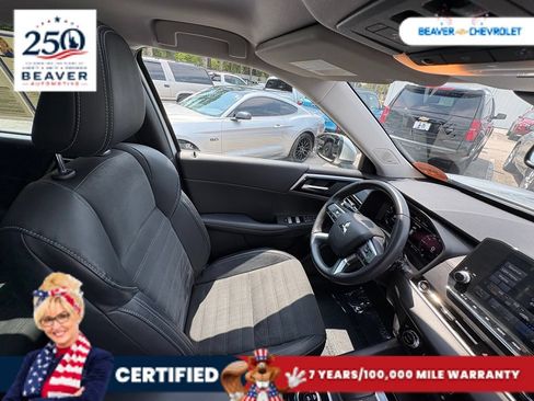 Used 2023 Mitsubishi Outlander SE FWD image 31