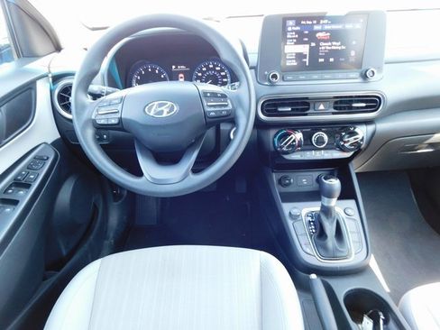 Used 2022 Hyundai Kona SEL image 15